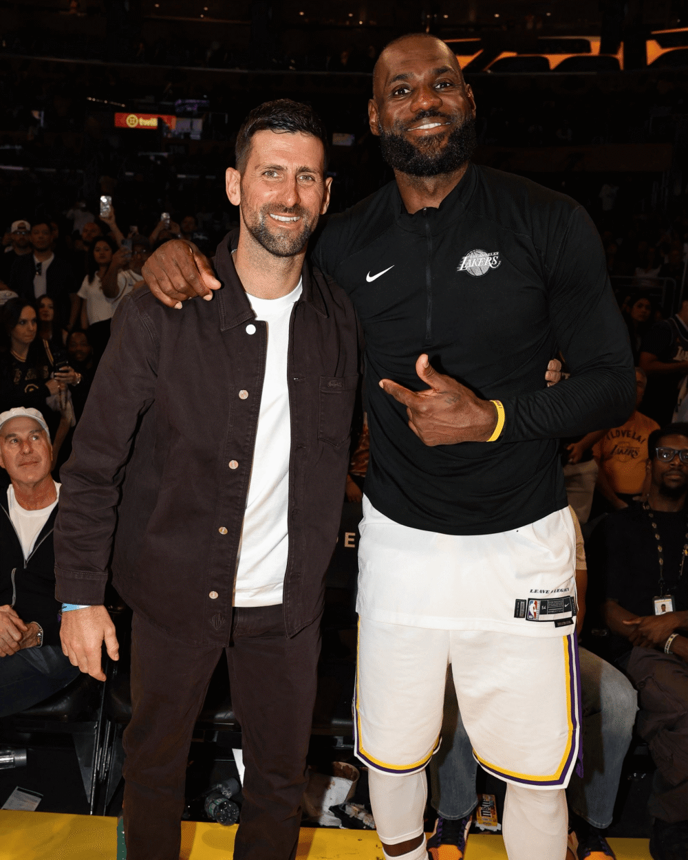 亚博体育官网-太狠了！法甲赛后再迎强敌瓦伦西亚完成体检备战NBA季后赛，德约科维奇经典对决的简单介绍